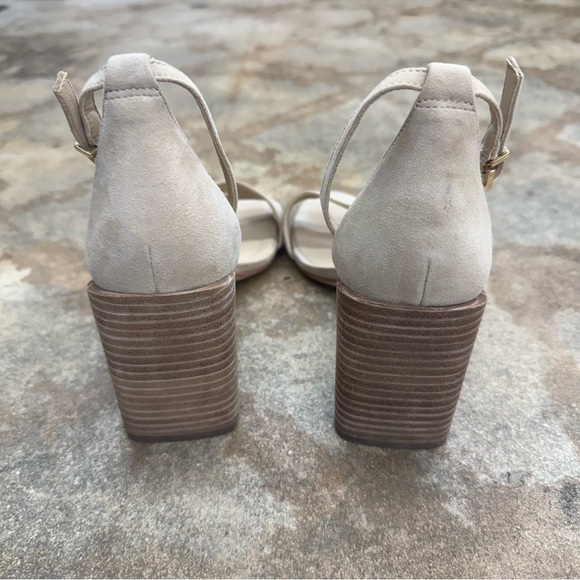 J. McLaughlin Size 9.5 Beige Block Heel Ankle-Strap Sandals - Picture 7 of 9